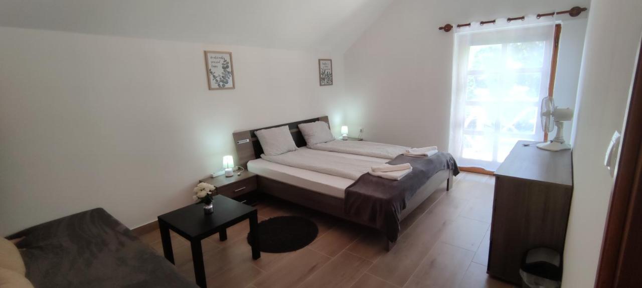 Hella Vendeghaz Hotel Eger Bagian luar foto