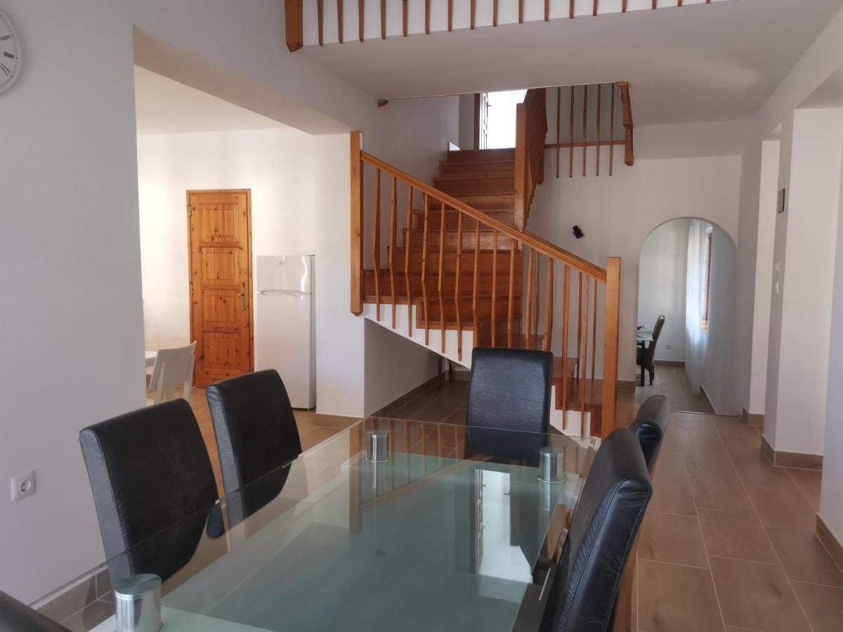Hella Vendeghaz Hotel Eger Bagian luar foto